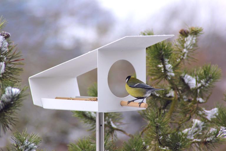 VH-7-W white bird feeder in stainless